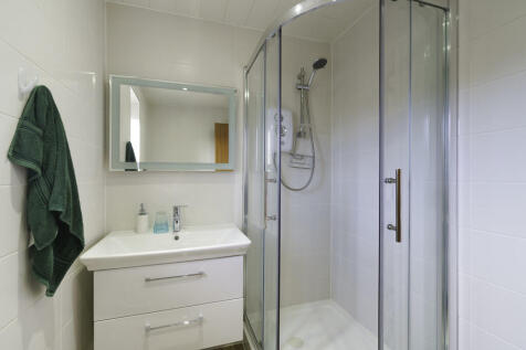 4. Shower room an...