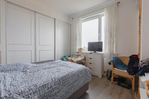 BedroomAngle1