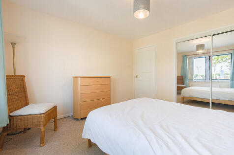 Bedroom2Angle2