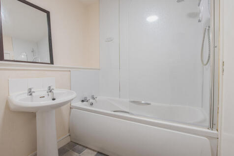 BathroomAngle1 (1...