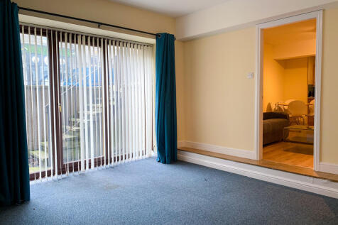 Bedroom 3 / Loung...