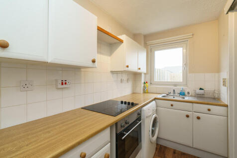 4. Kitchen 
