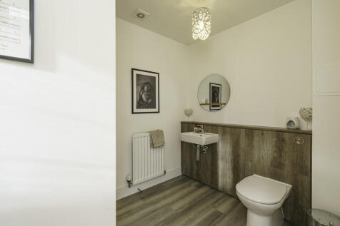 13. Downstairs wc