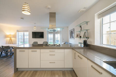 5. Kitchen area a...