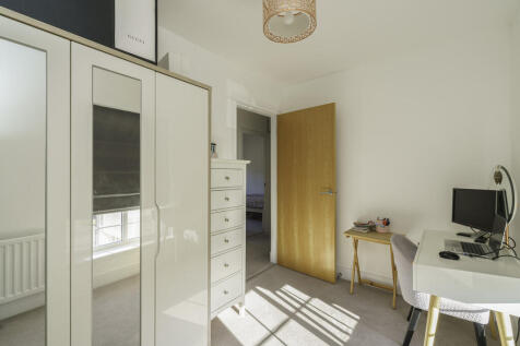 21. Office Bedroo...