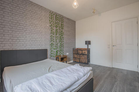 Bedroom1Angle2