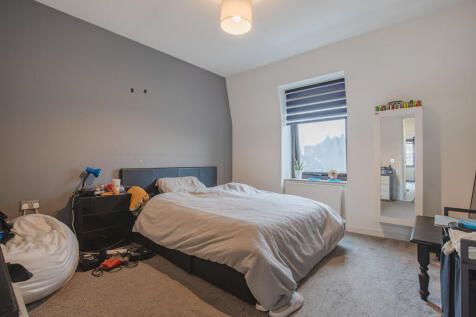 Bedroom2Angle1
