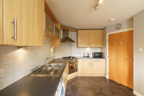 4. Kitchen angle ...