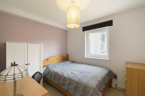 5. Bedroom 1 angl...
