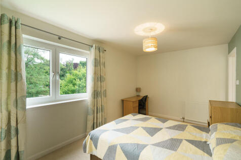 12. Bedroom 2 ang...
