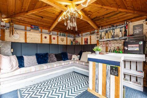 Shed / Bar 