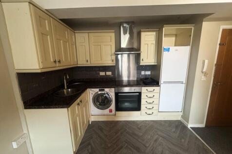 Living / Kitchen