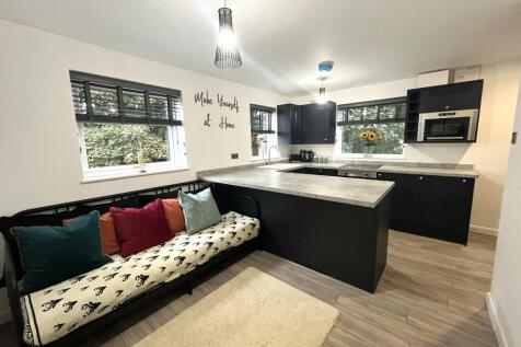 Kitchen/ Living are 