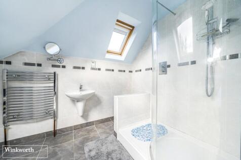 Ensuite To Bed One