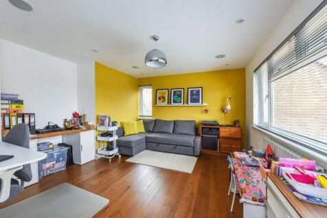 Office/Fifth Bedroom