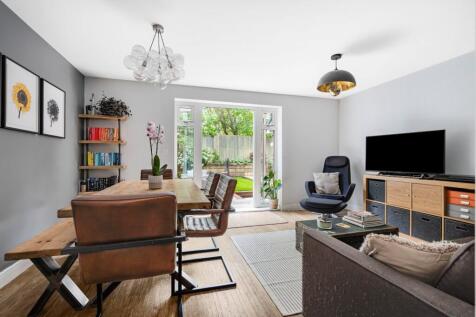 Sitting/Dining Room