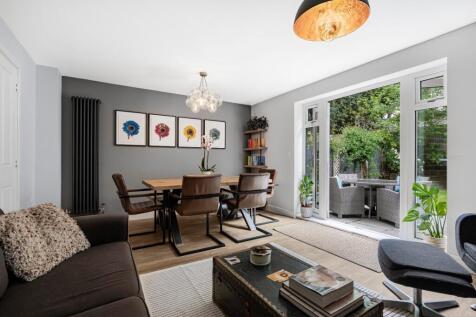 Sitting/Dining Room
