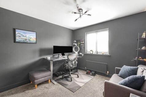 Bedroom/Office