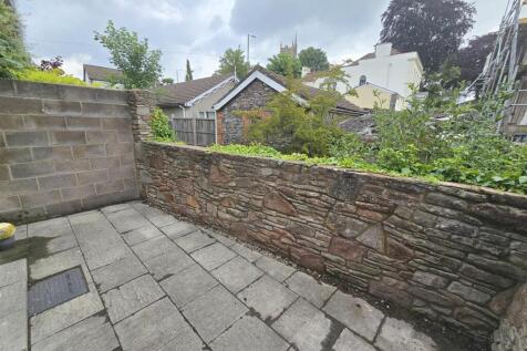 Courtyard Style Rear Garden