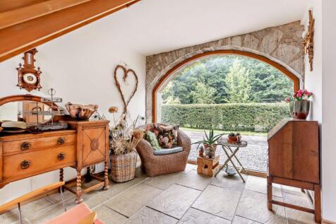 Treeton Steading