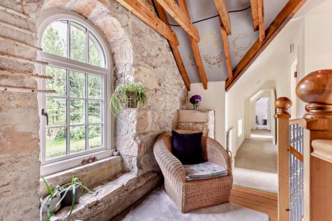 Treeton Steading