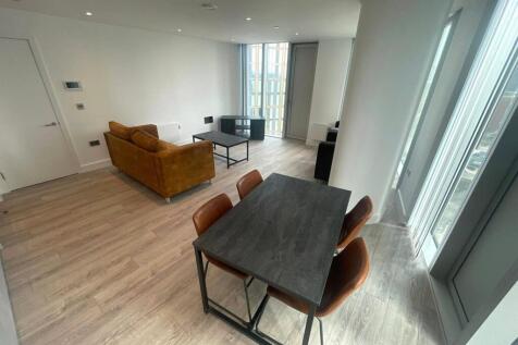 Dining &amp; Lounge Area