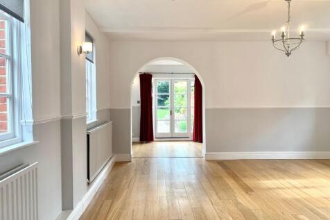 Family Room (1)