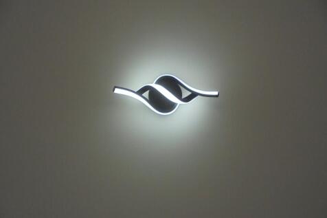 Lounge wall light