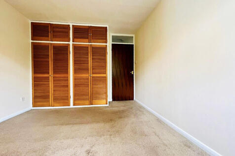 Bedroom 1 photo 2...