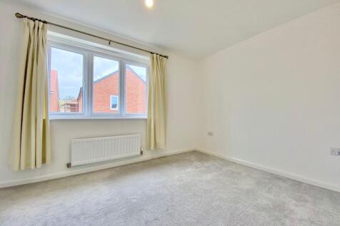 Bedroom 2 photo 1