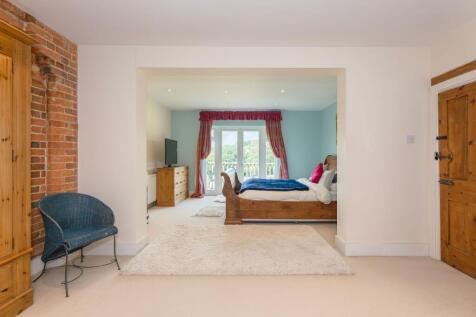 Main bedroom suite