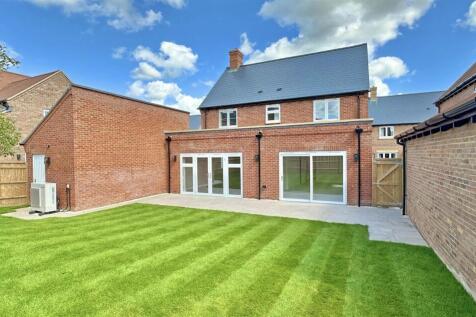 Plot 11 Rear 2.jpg