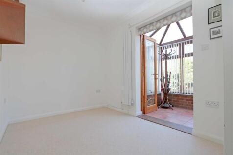 Bedroom 2.jpg