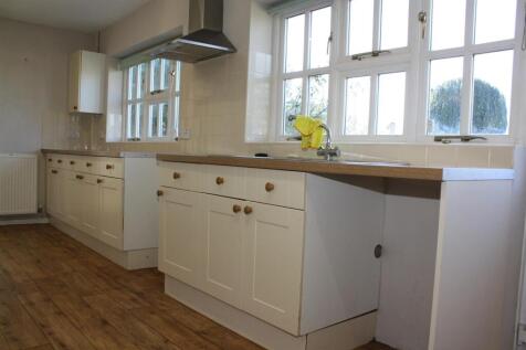 KITCHEN 3.JPG