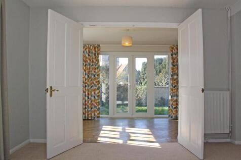DINING ROOM.JPG