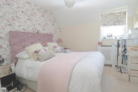 Bed 1.jpg