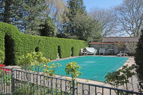 Swimming pool.jpg