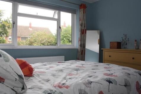 Bed 1 2.JPG