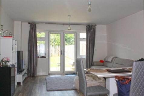 SITTING ROOM 2.JPG