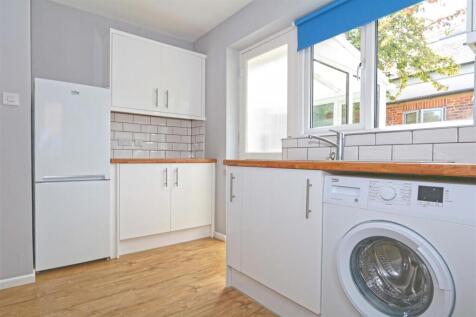 Kitchen2.jpg