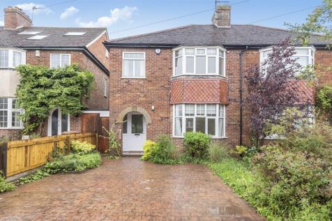 Front garden and drive