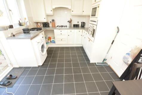 Fitted Kitchen/Break