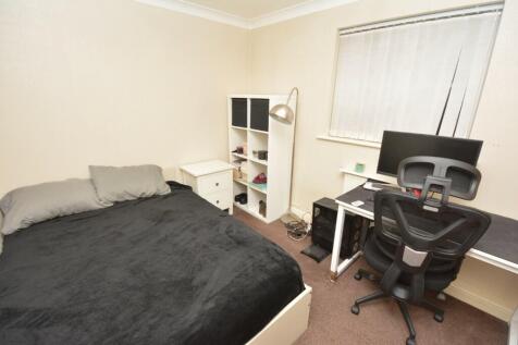 Double Bedroom: