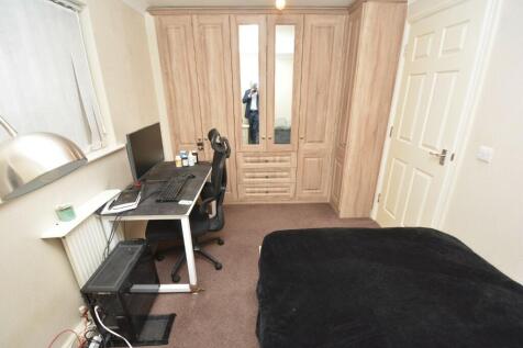 Double Bedroom: