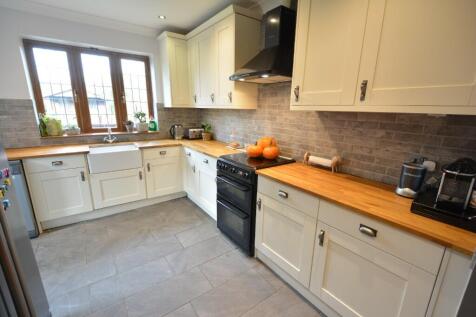 Fitted Kitchen: