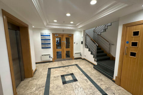 Main entrance lobby&#39;
