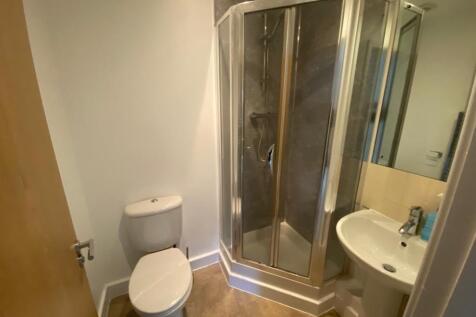 8 Henley Court EN-SUITE