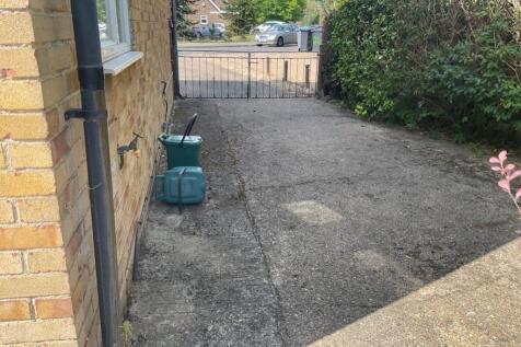 Drive Way
