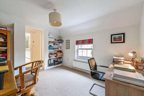Dressing room/ study