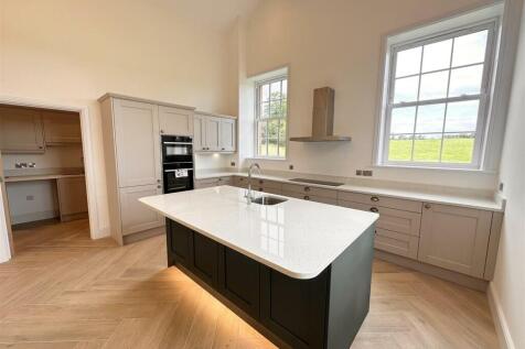 Open Plan Living Room / Kitchen